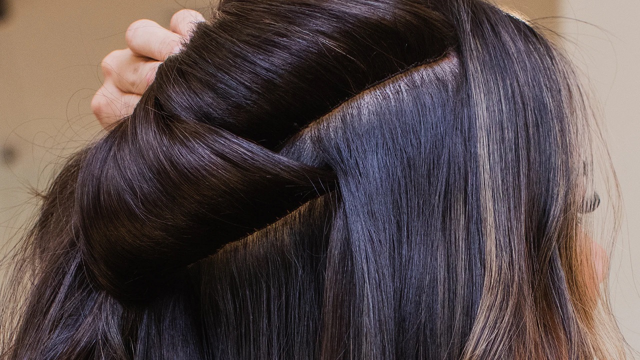 Why Celebrities Prefer Invisible Weft Hair Extensions for Online Events